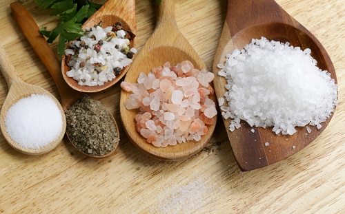 添加剂随意加？亚硝酸钠超标100多倍！被判刑！